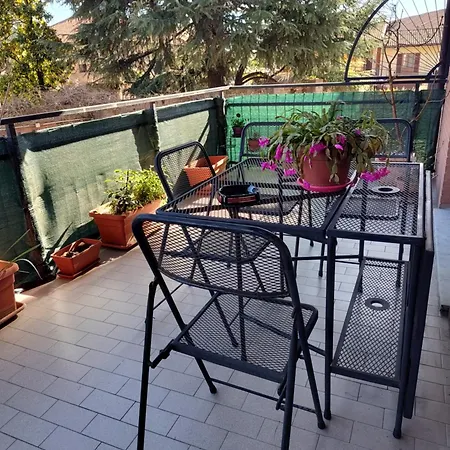 Casa Stella-bilocale Con Terrazzo Daire Bra